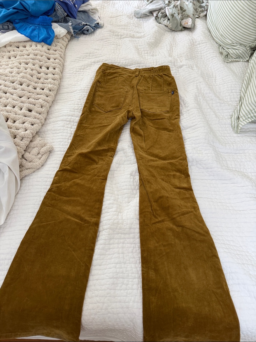 Pilcro High-Rise Corduroy Flare Jeans in Olive - Picture 4 of 4